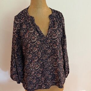 Faherty sz L batik print viscose Navy + Tan Floral Blouse great pre owned cond